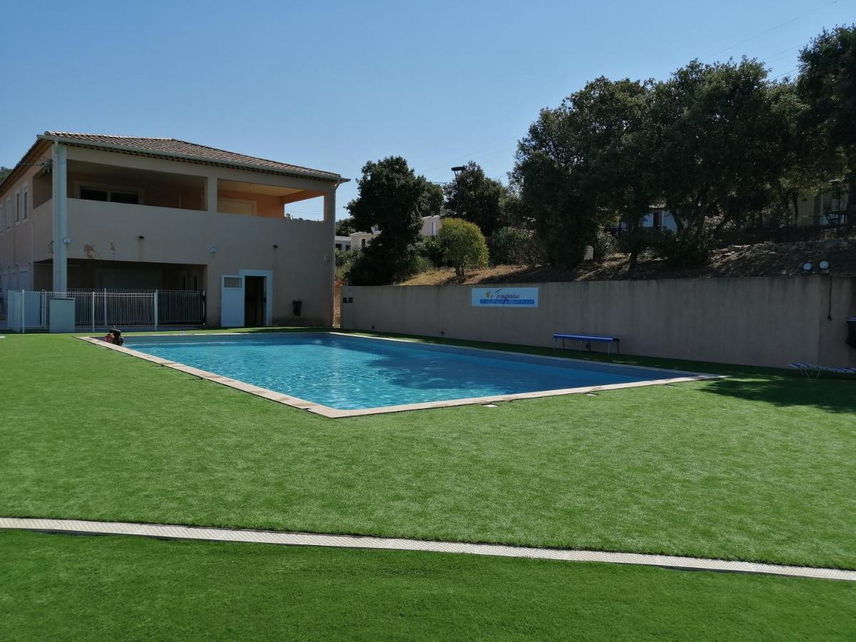 Rocbaron Charmant Mobil-Home מראה חיצוני תמונה